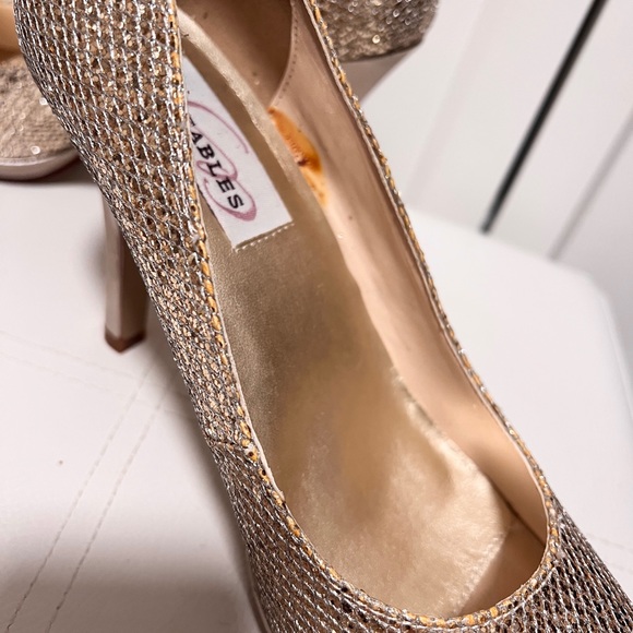 Bright Gold Peep Toe Heels Size 7.5 - Picture 7 of 8